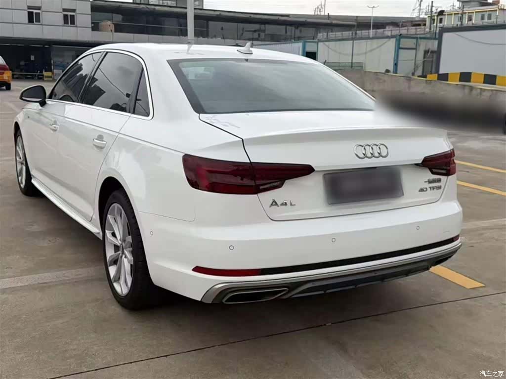 Audi A4L, 2019 все фото