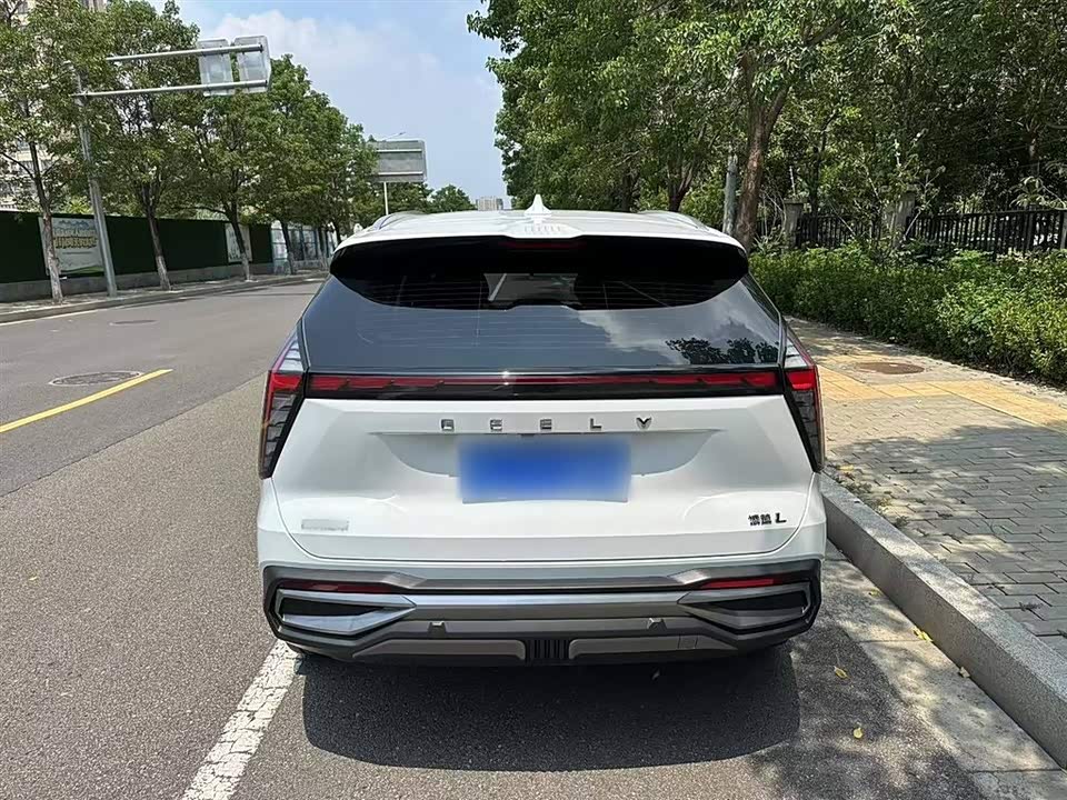Geely Atlas L