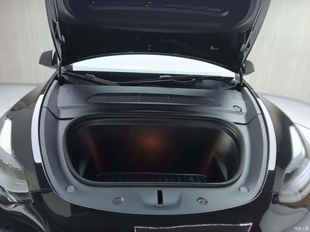 Tesla Model Y, 2022 20