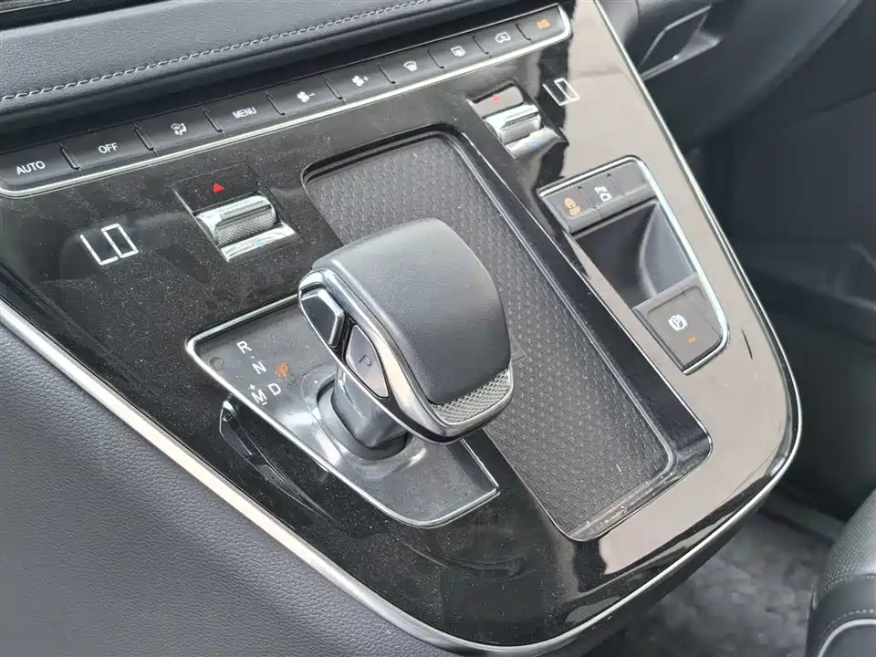 Hongqi HQ9 Hongqi HQ9