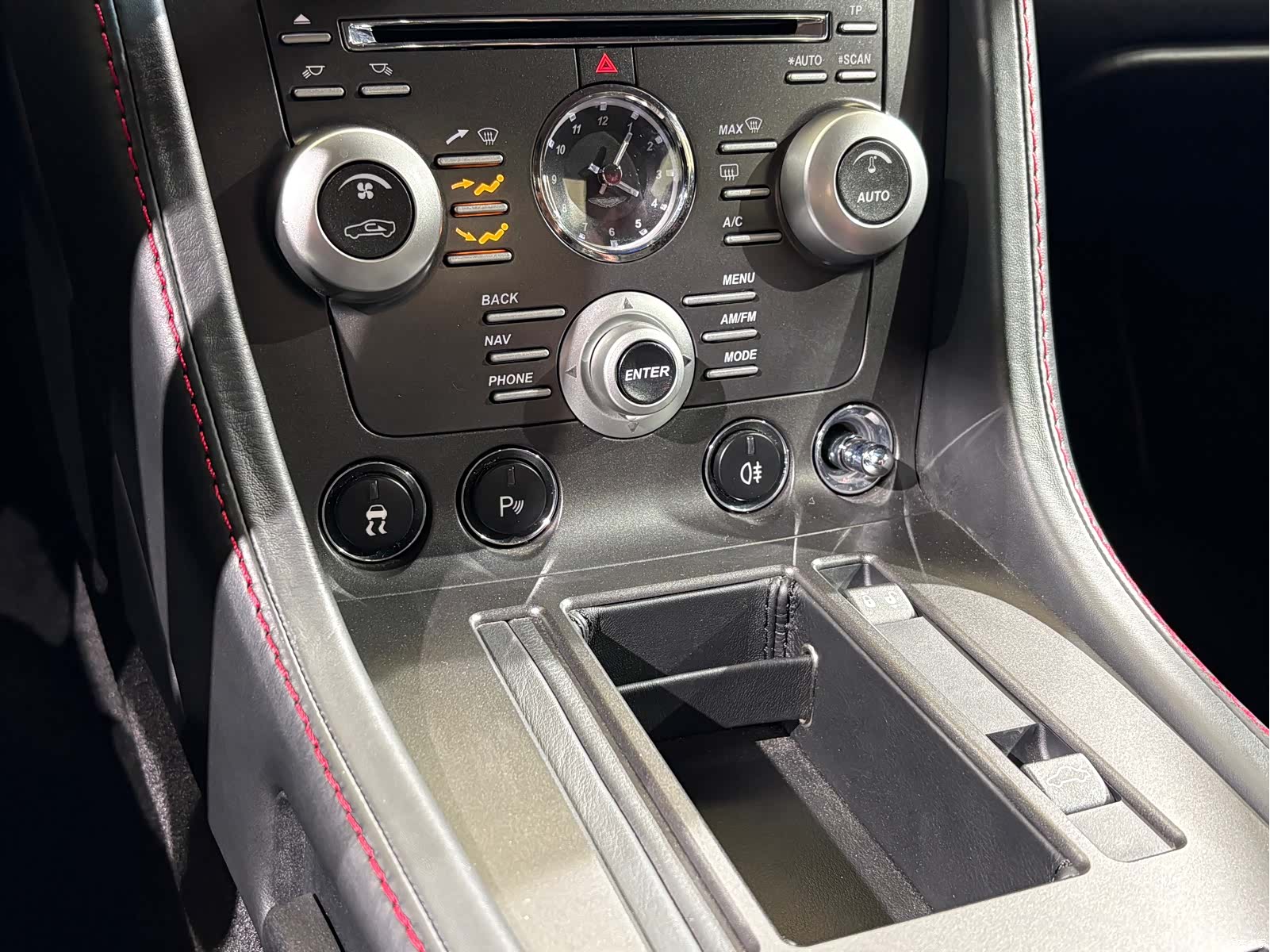 Aston Martin Vantage, 2010 11