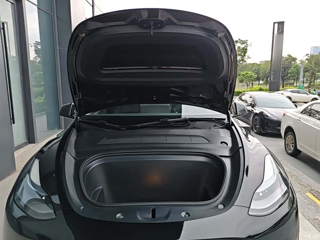 Tesla Model Y, 2023 20