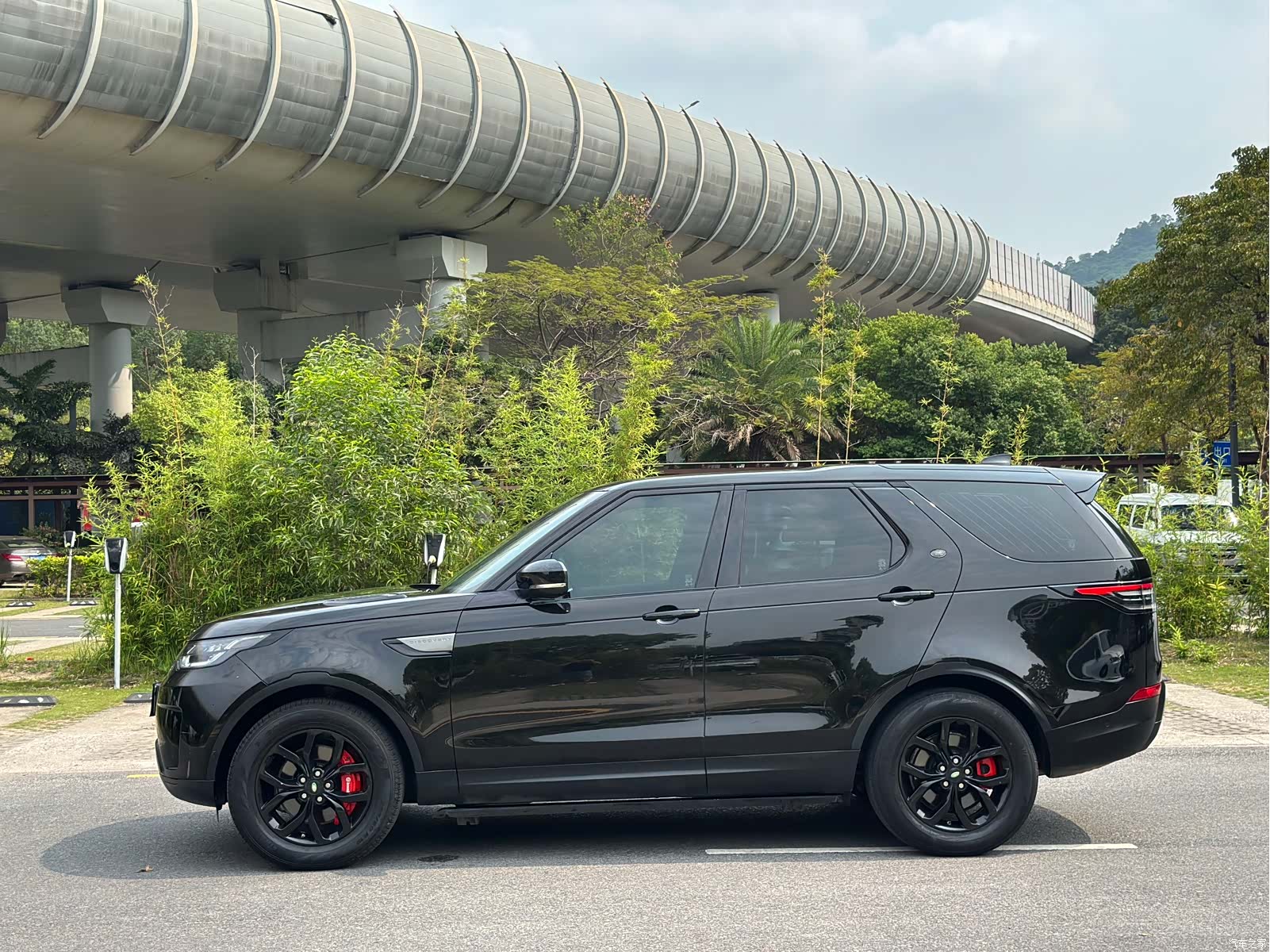 Land Rover Discovery, 2019 3