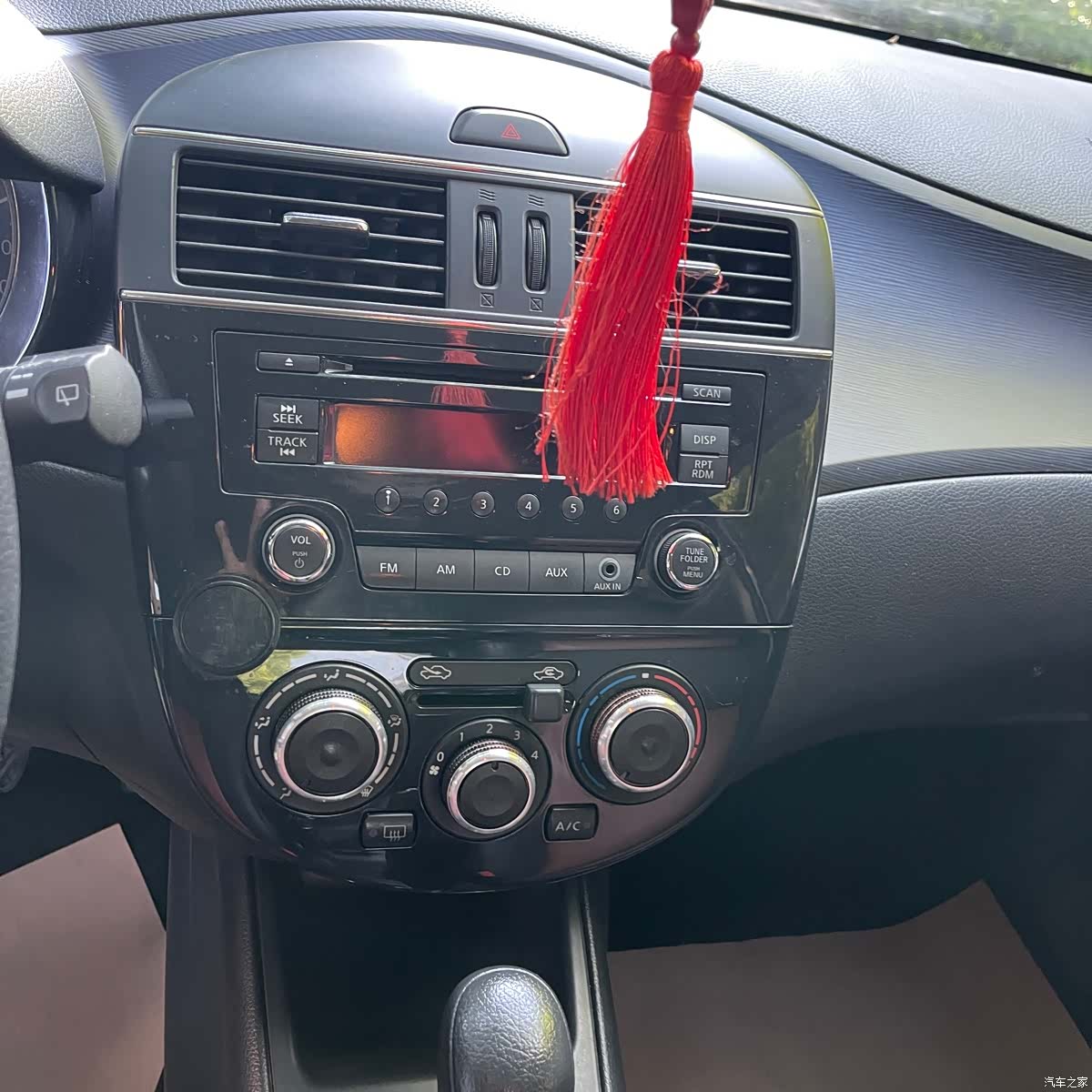 Nissan Tiida, 2012 10