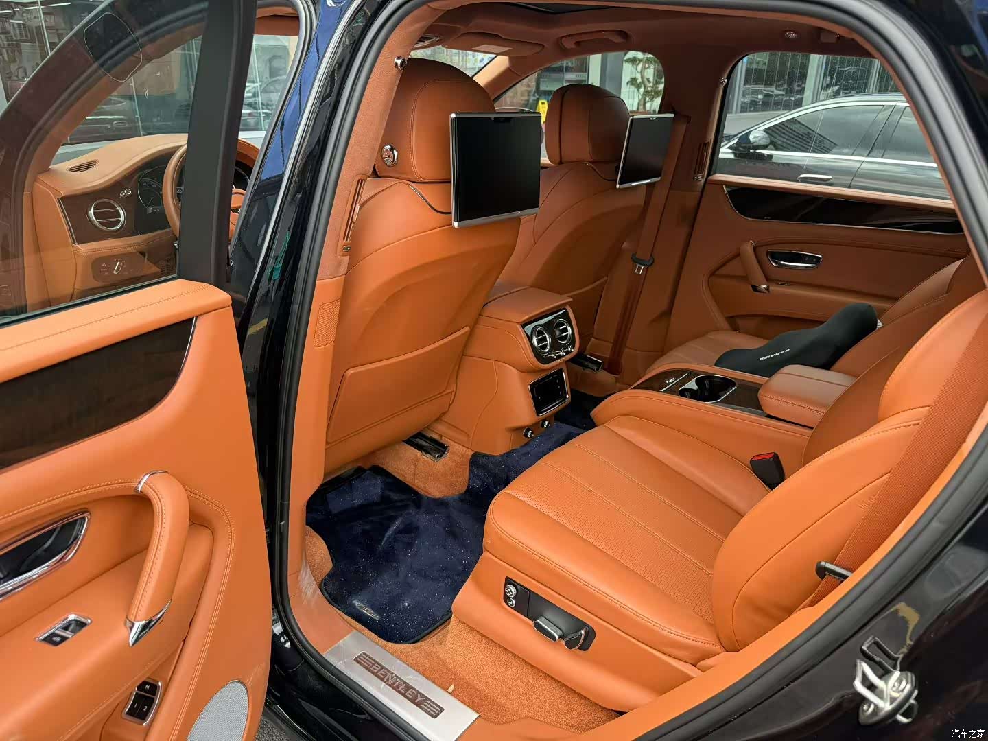 Bentley Bentayga, 2019 все фото
