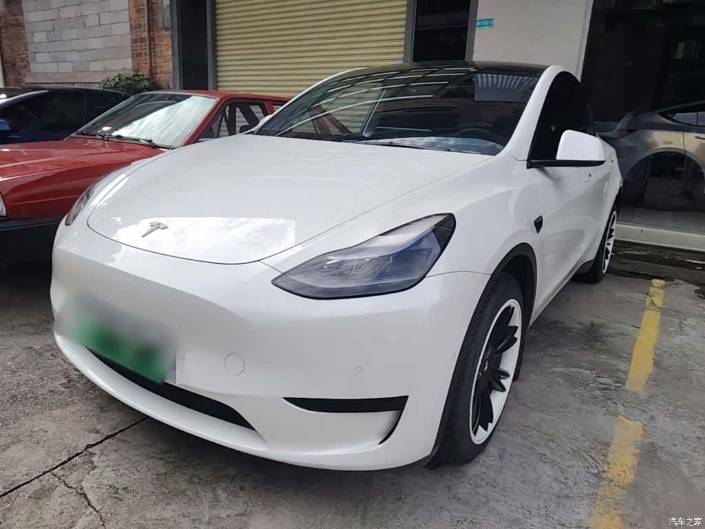 Tesla Model Y, 2023 2