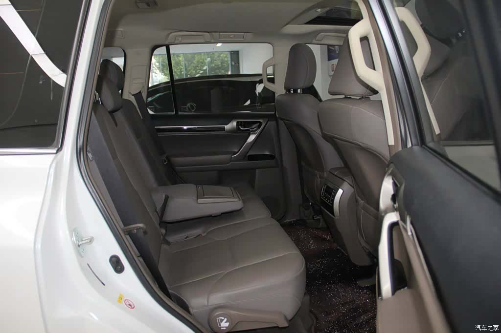 Lexus GX, 2019 8