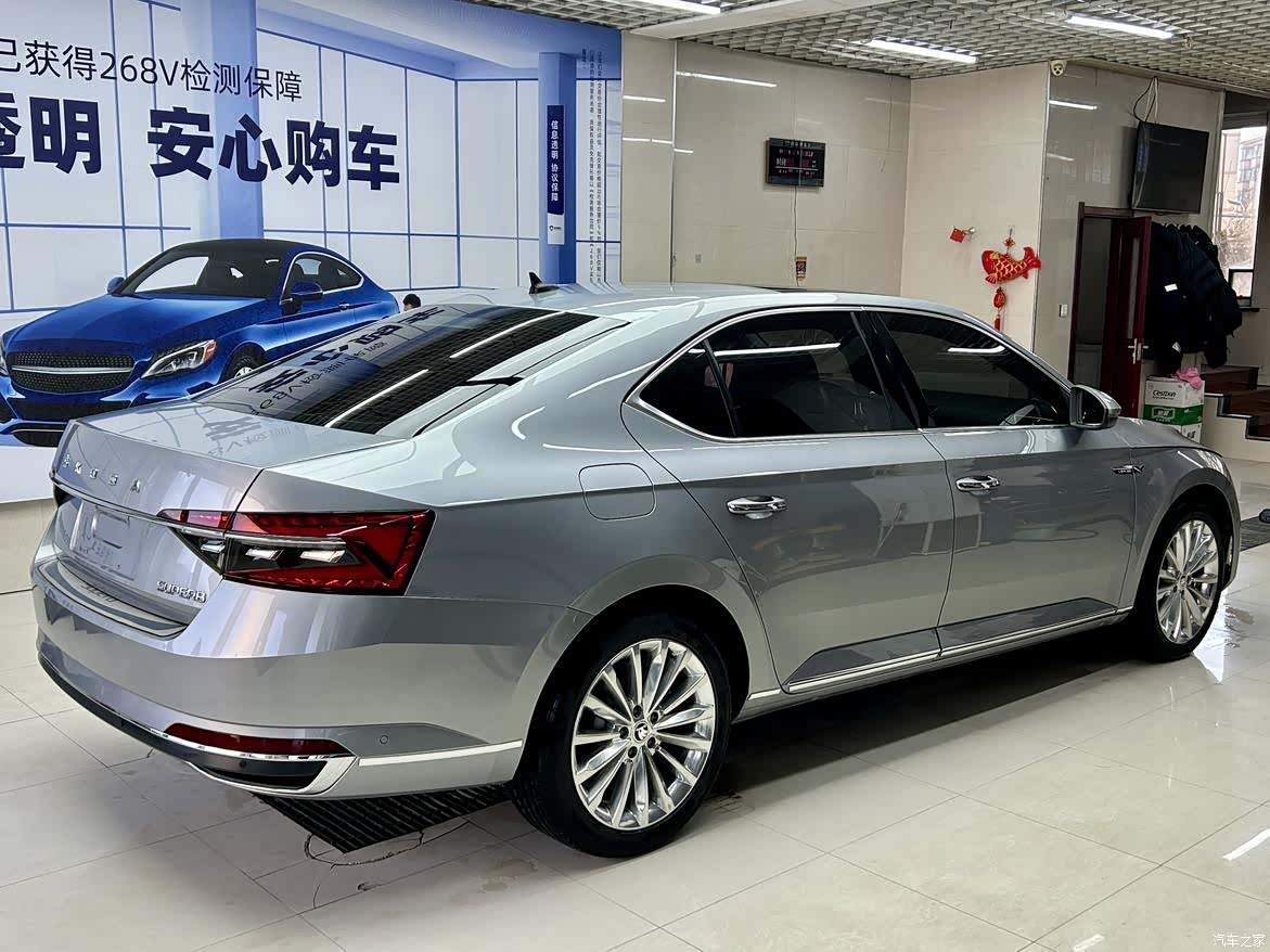 Skoda Superb, 2023 3
