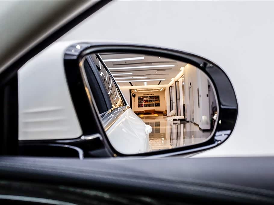 Mercedes-Benz CLS Mercedes-Benz CLS