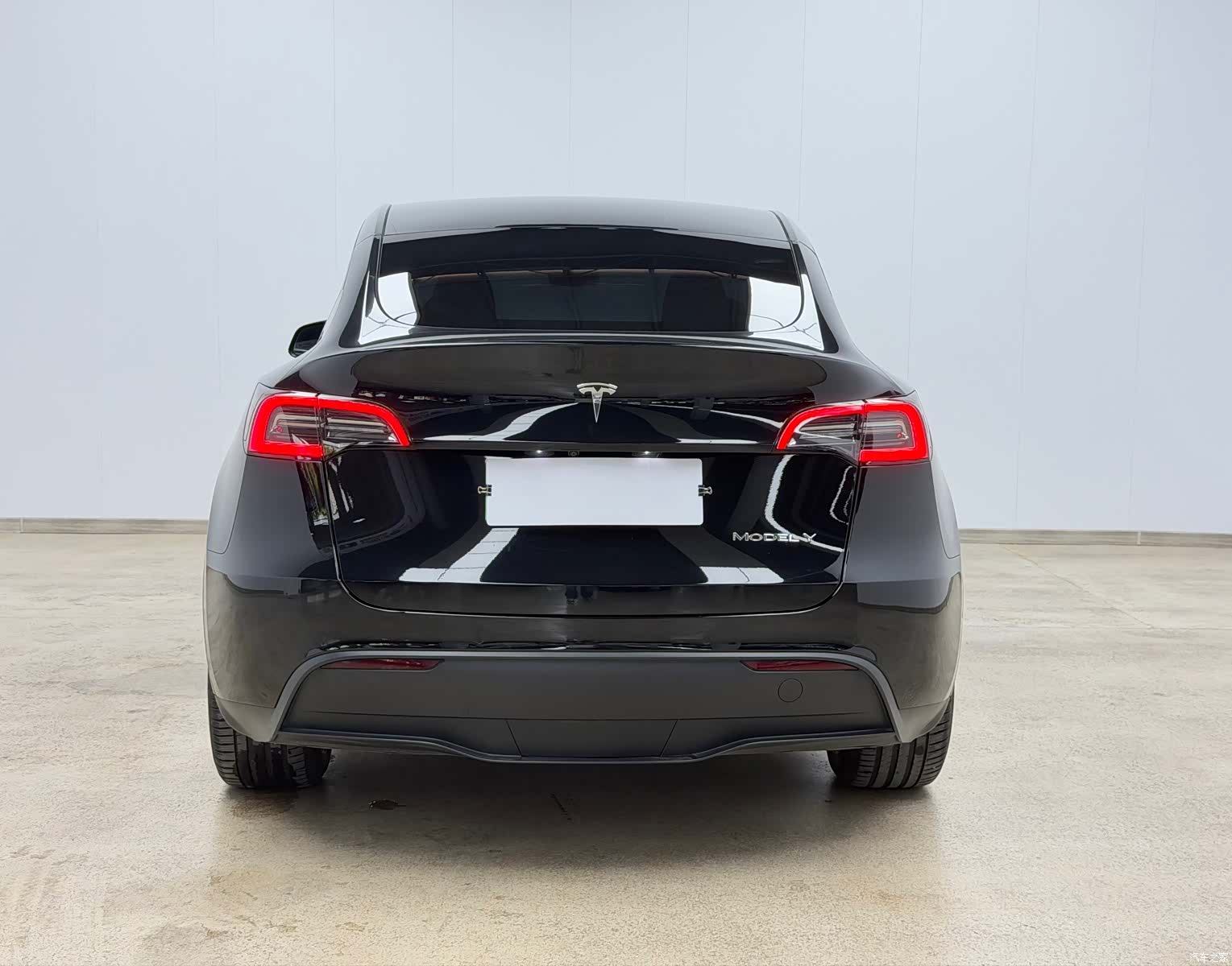Tesla Model Y, 2023 4