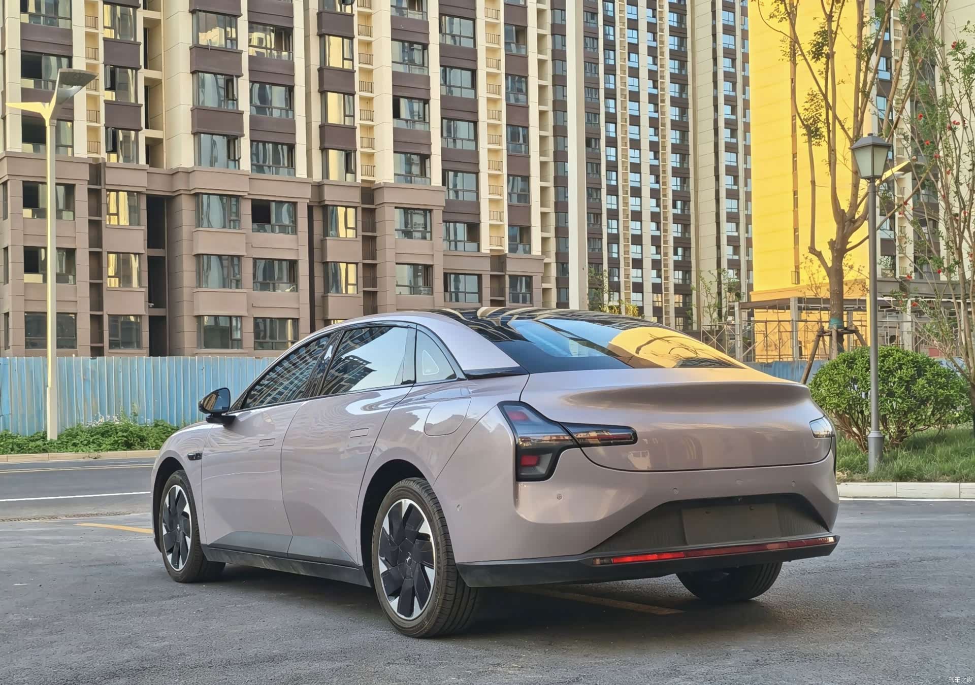 Xpeng Mona M03, 2025 9
