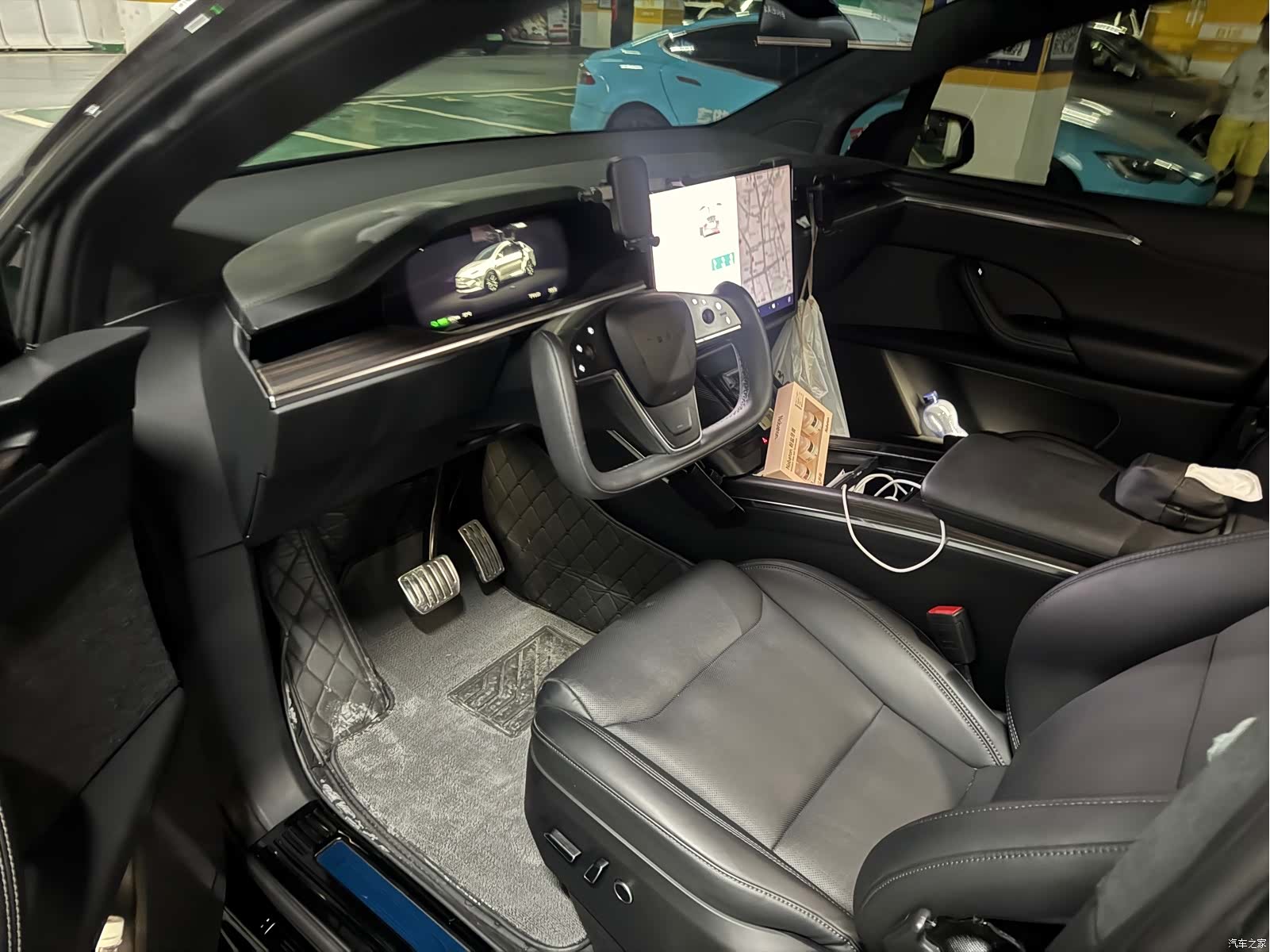 Tesla Model X, 2024 3