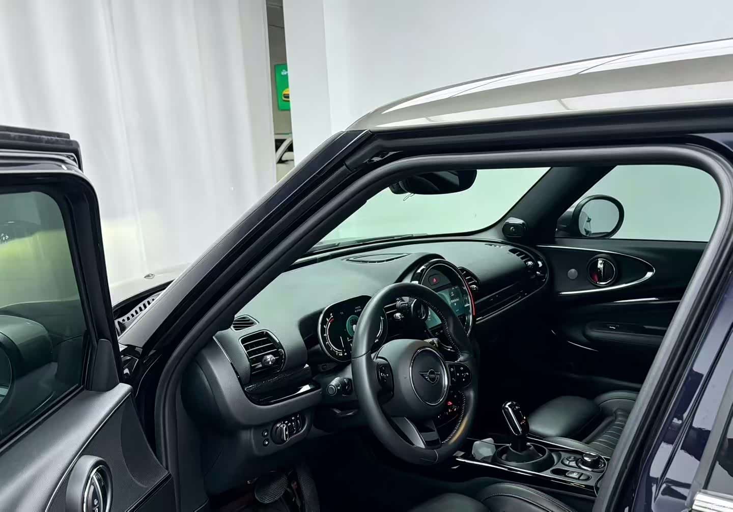 Mini Clubman, 2023 все фото