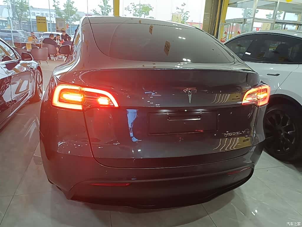 Tesla Model Y, 2021 6