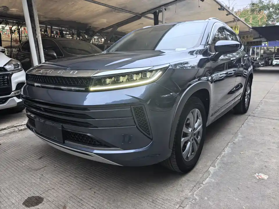 Exeed Chasing the wind