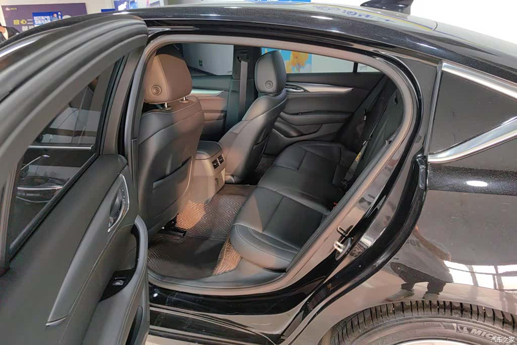Cadillac CT5, 2023 11