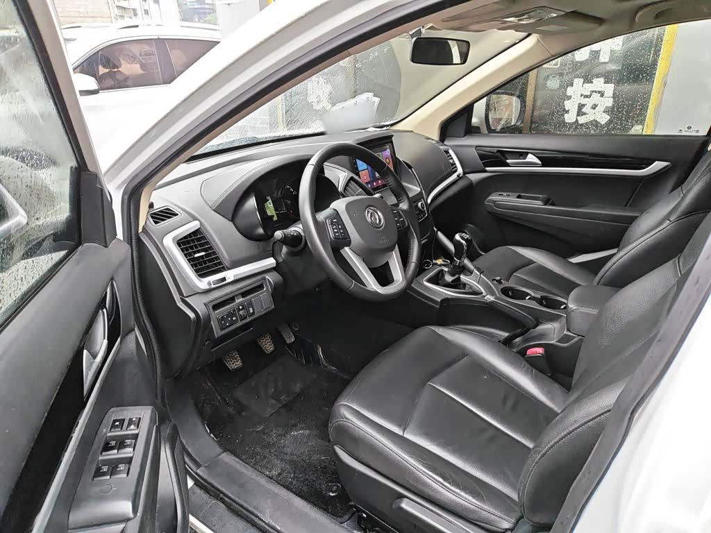 DongFeng AX7, 2015 12