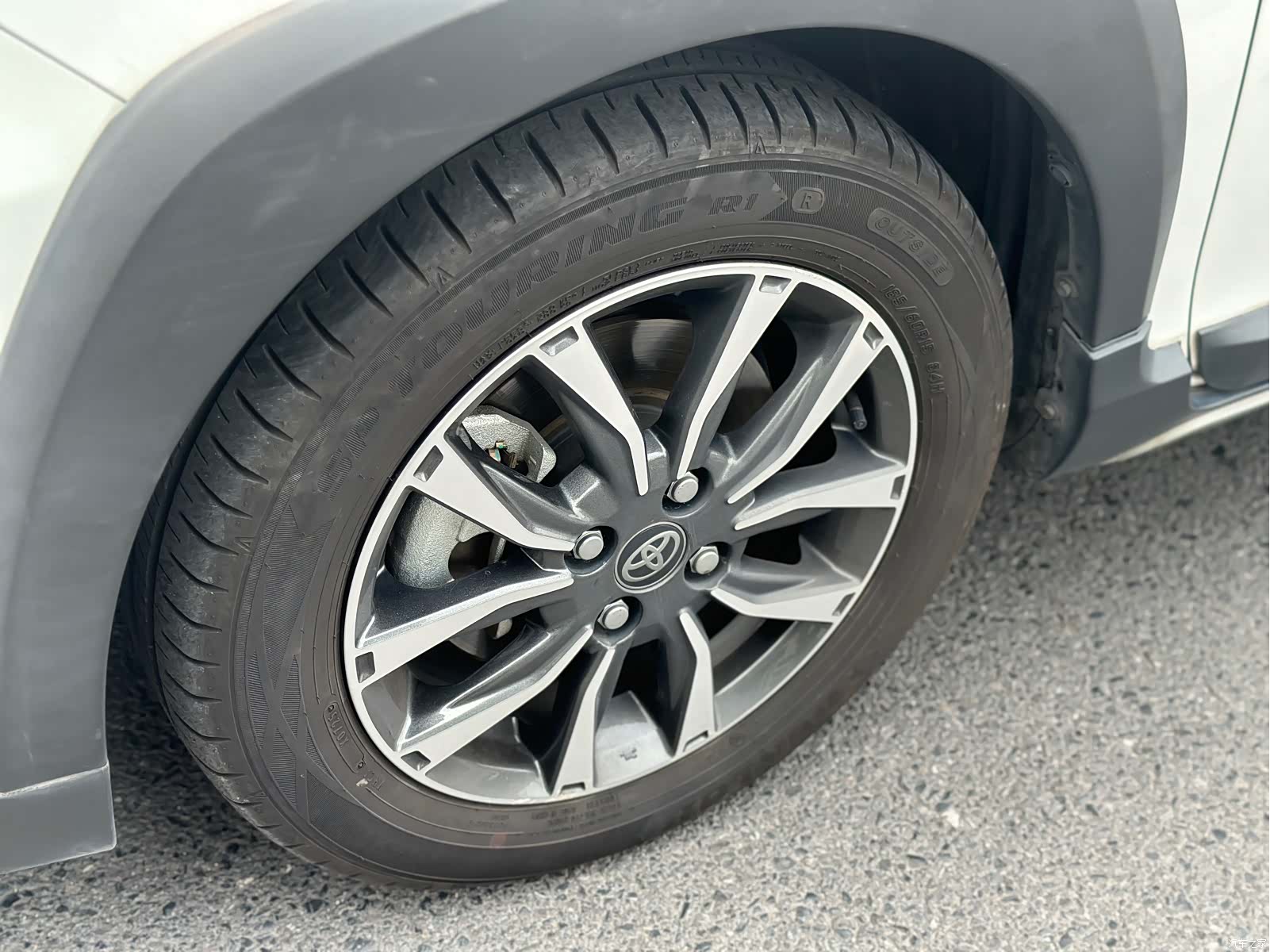 Toyota YARiS L, 2023 19