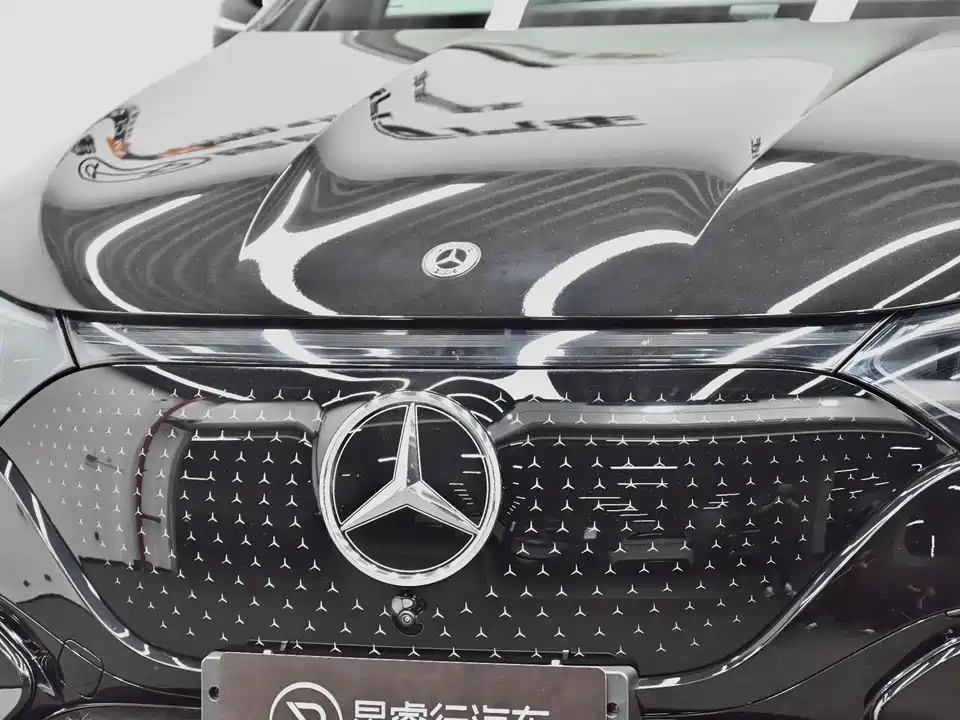 Mercedes-Benz EQE SUV