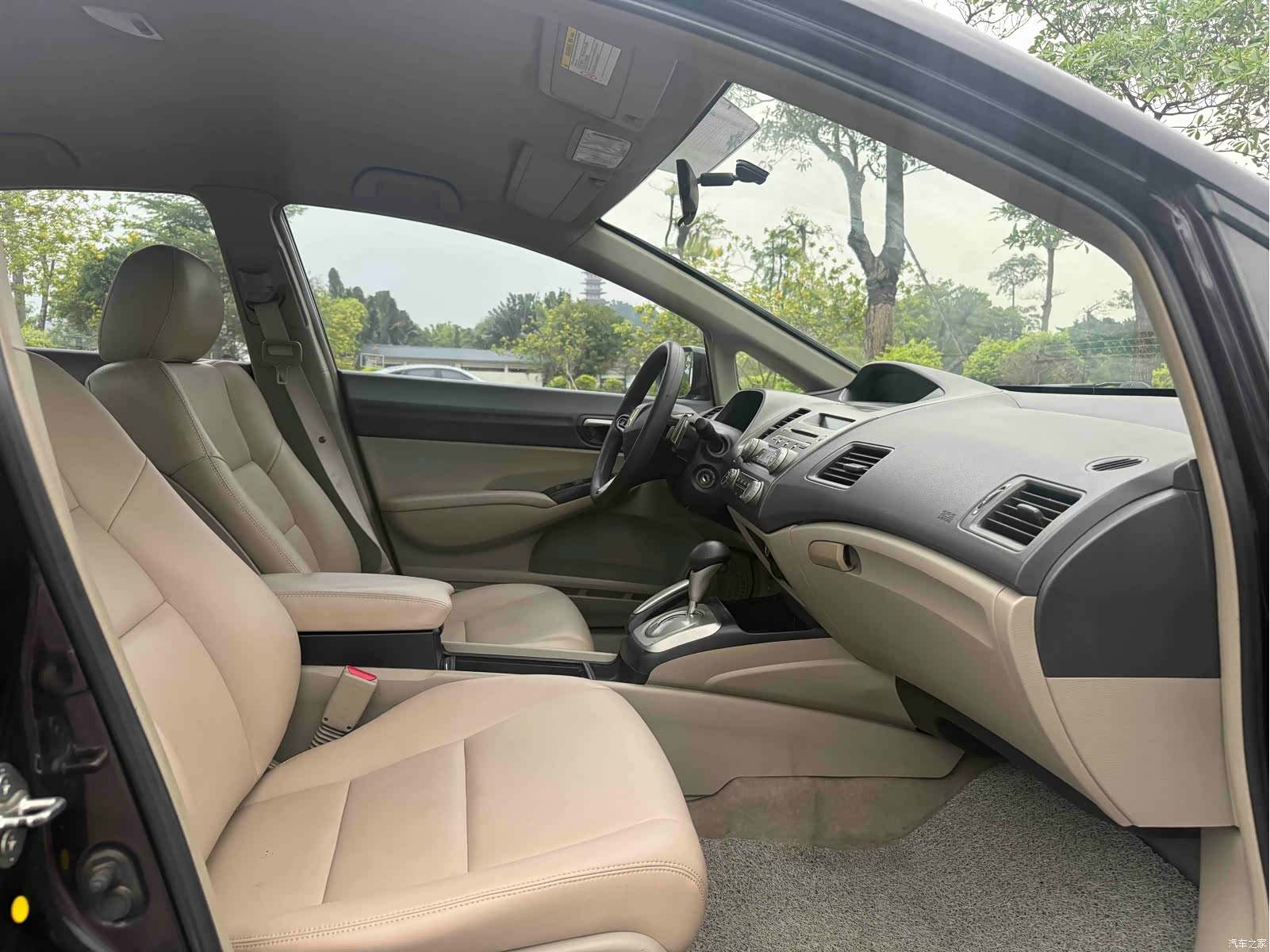 Honda Civic, 2011 все фото