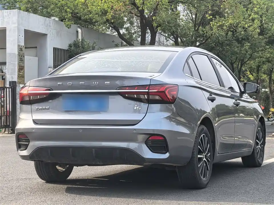Roewe i5