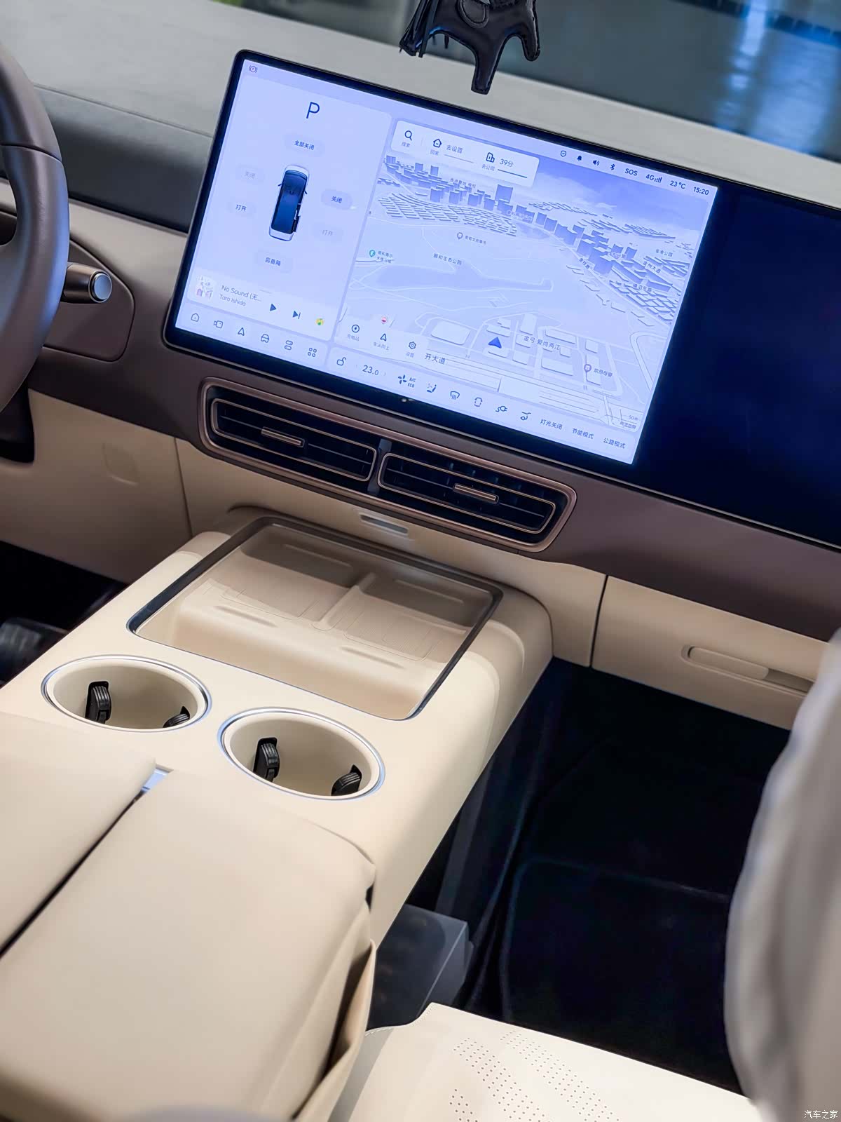 Li Auto MEGA, 2025 15