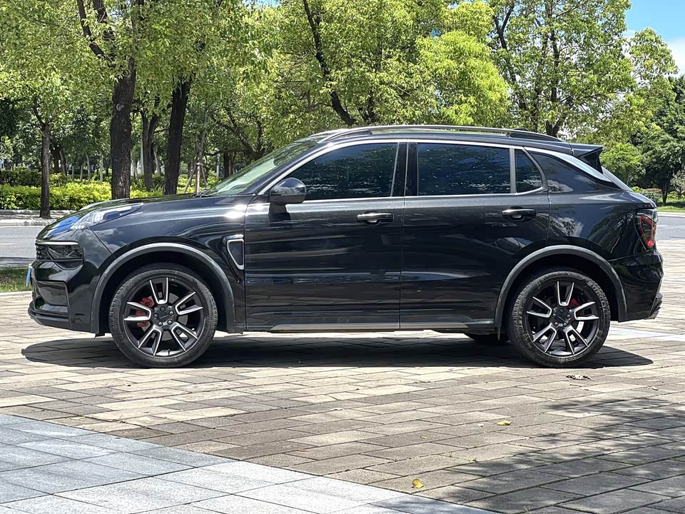 Lynk & Co 01