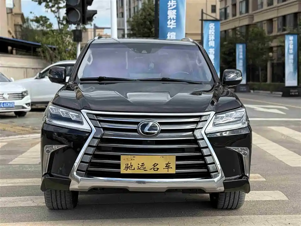 Lexus LX