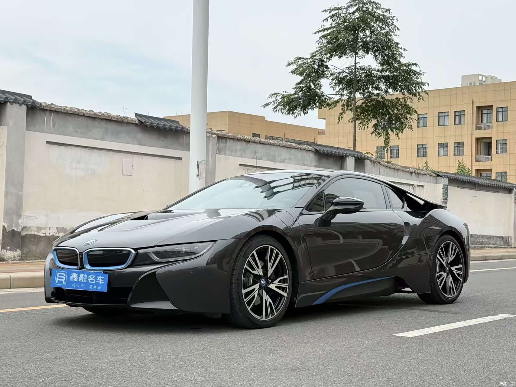 BMW i8, 2018 1