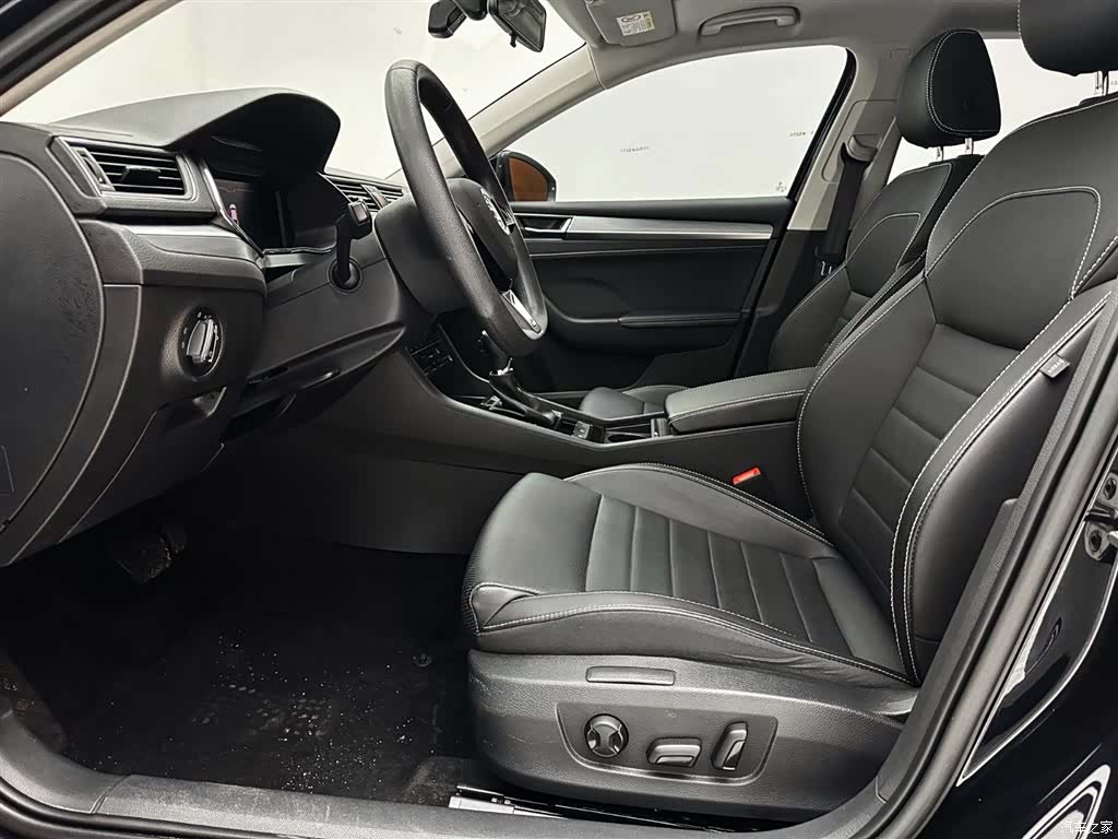Skoda Superb, 2023 19