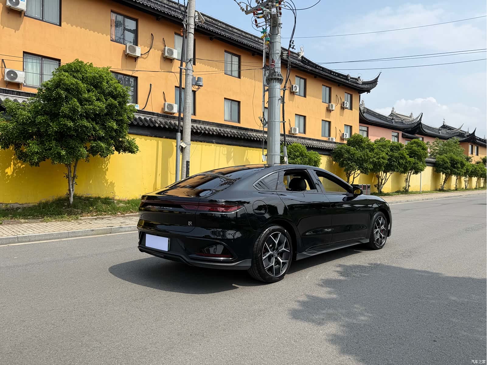 BYD Han, 2023 все фото