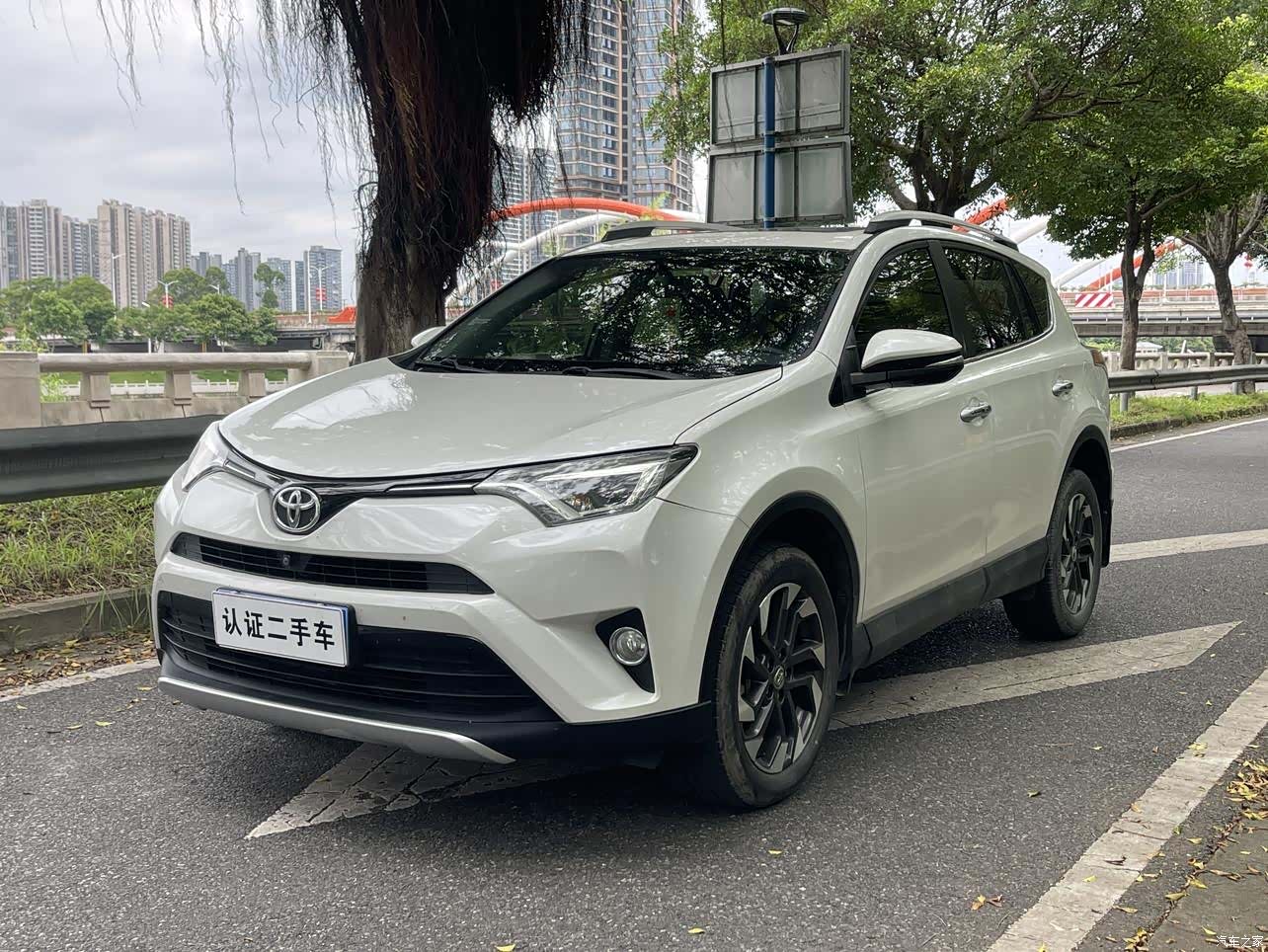 Toyota RAV4, 2016 1