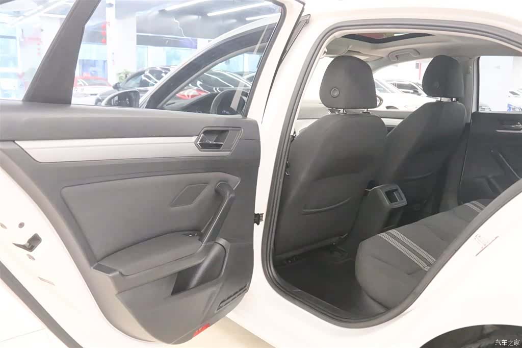Volkswagen Lamando, 2017 12