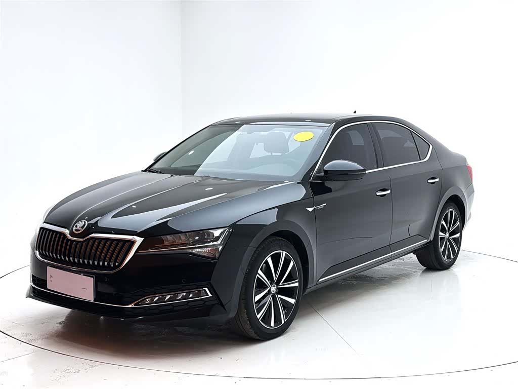 Skoda Superb, 2023 1