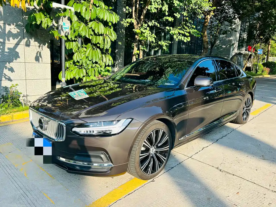 Volvo S90
