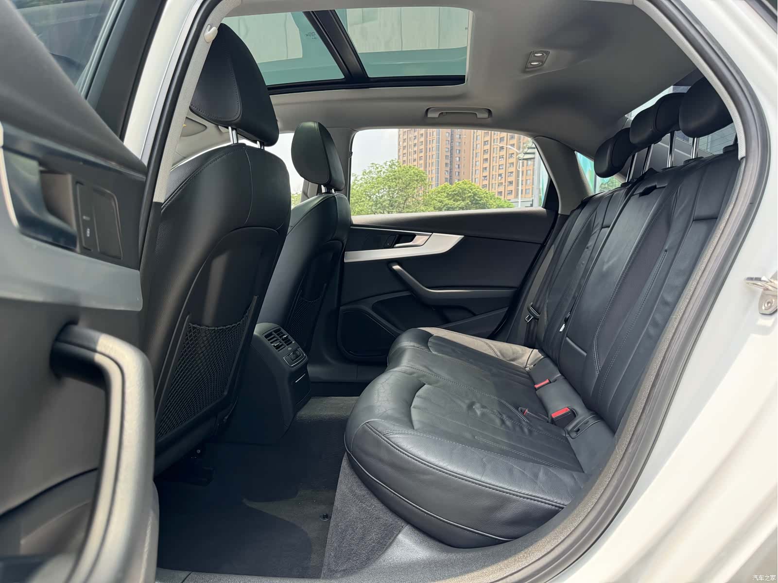 Audi A4L, 2019 14
