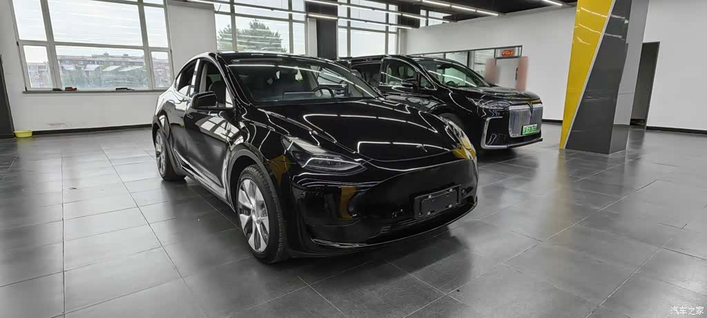 Tesla Model Y, 2022 12