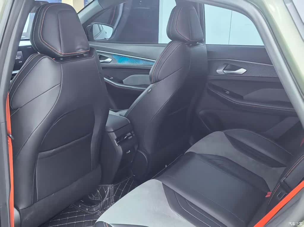 Geely Binray, 2022 6