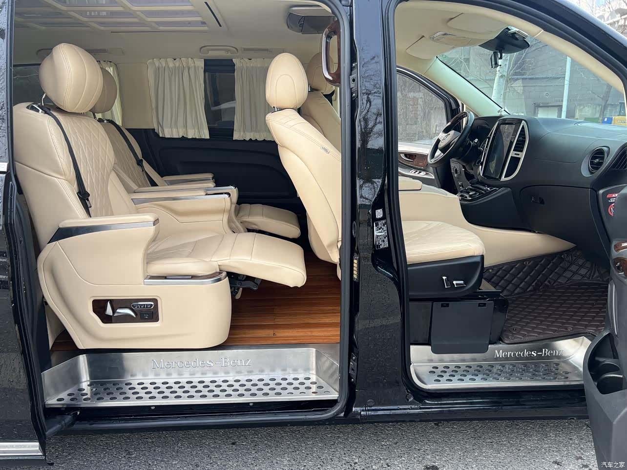 Mercedes-Benz 7, 2021 15