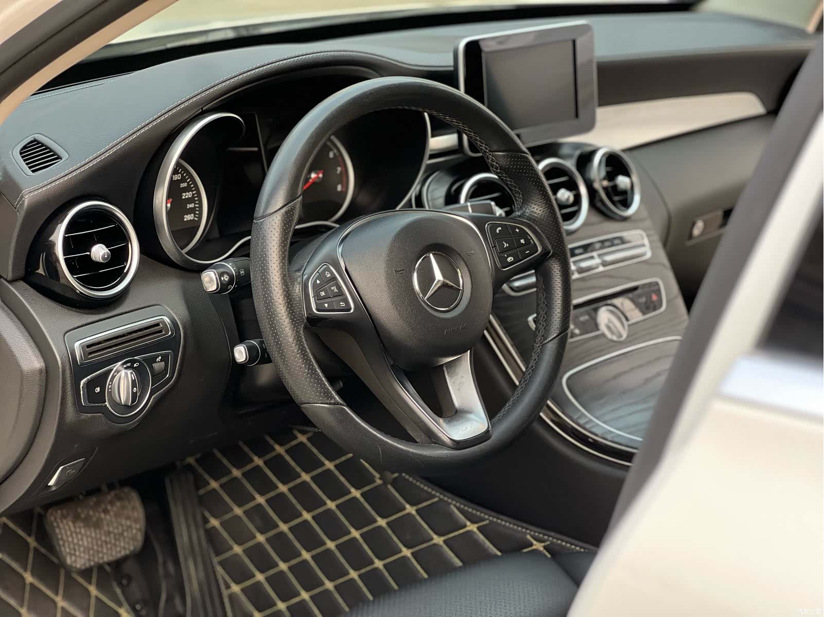 Mercedes-Benz C-Class, 2017 17