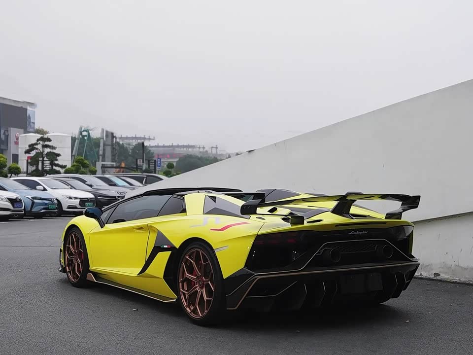 Lamborghini Aventador