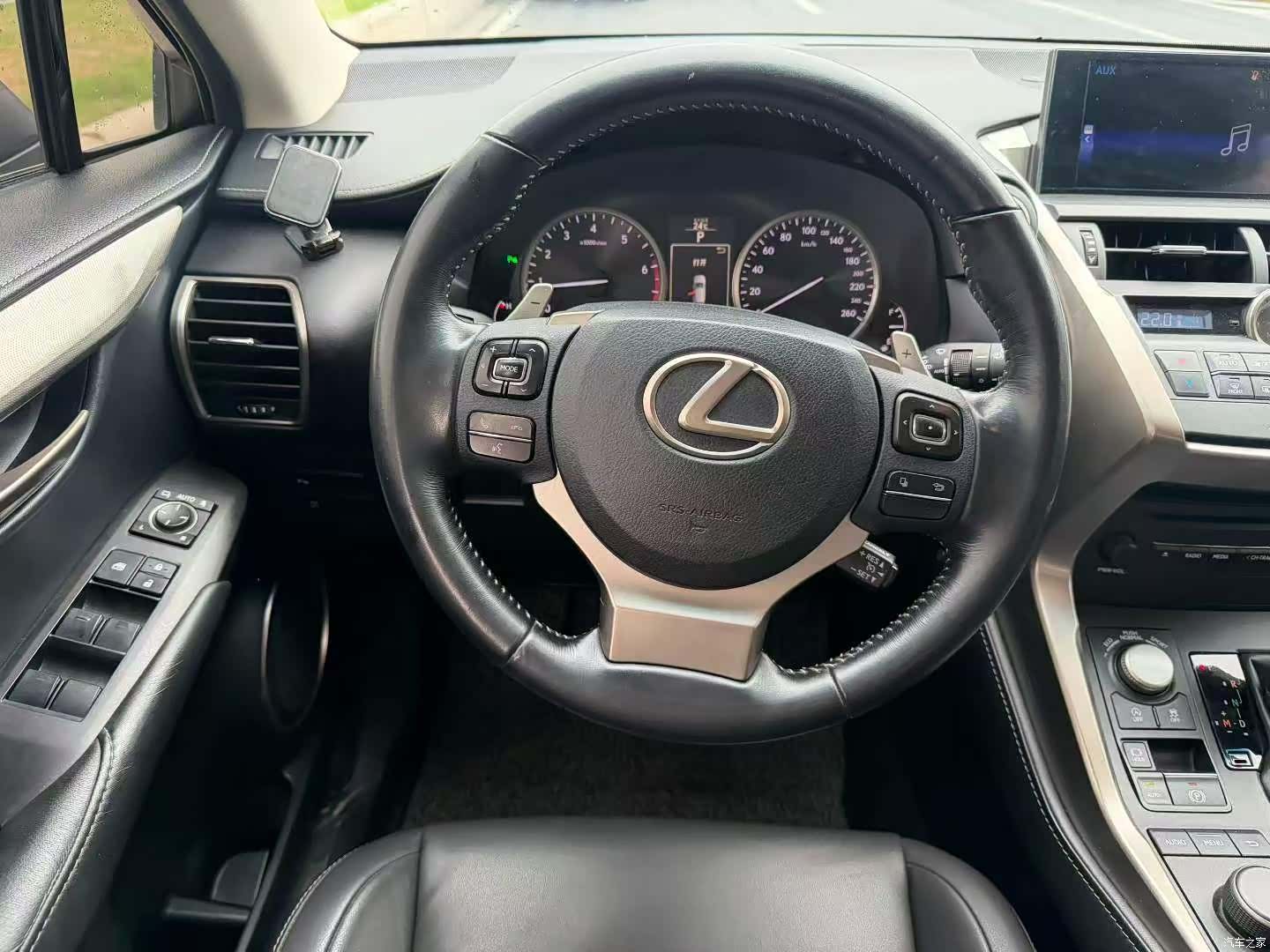 Lexus NX, 2015 8