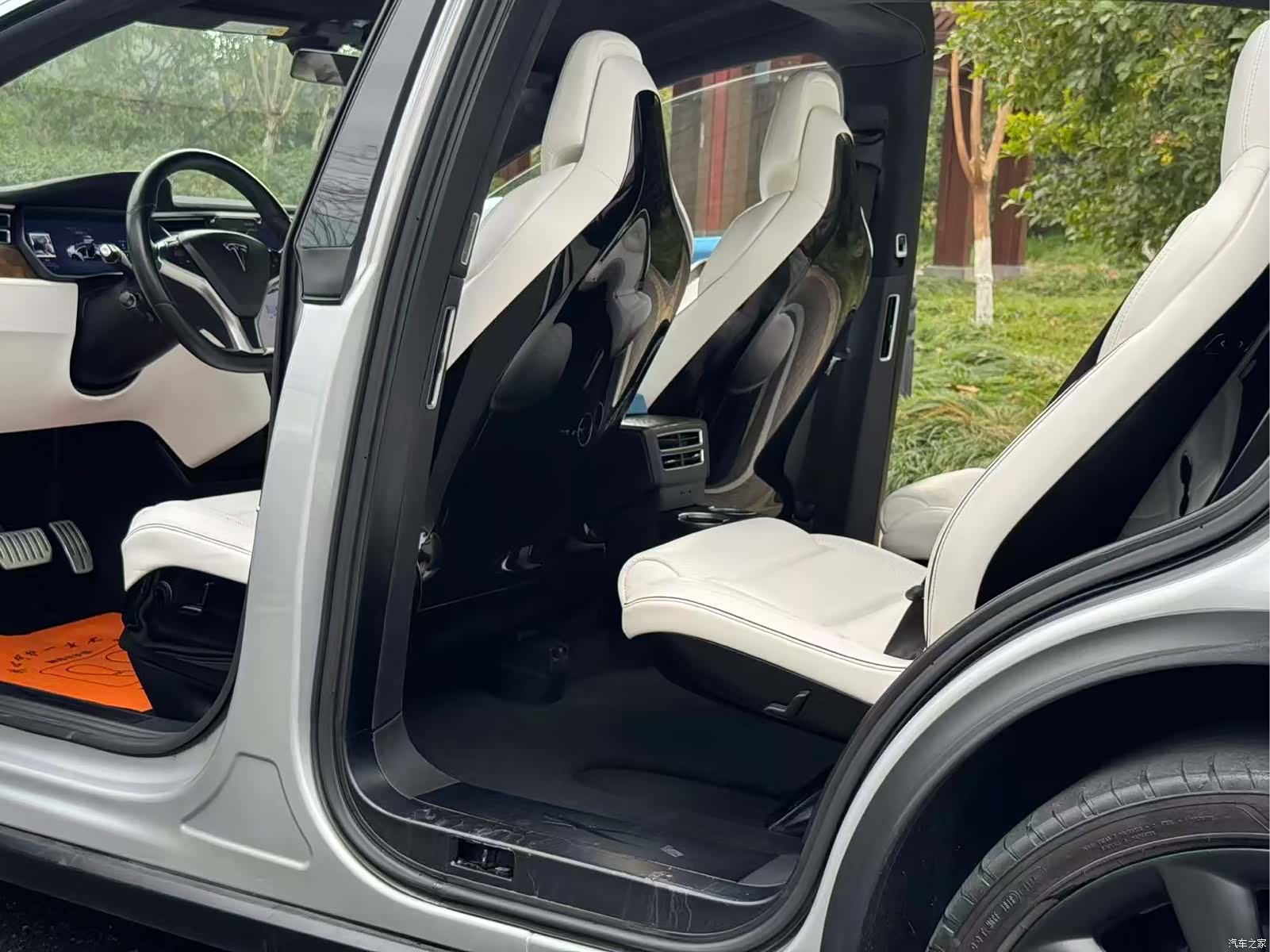 Tesla Model X, 2016 8