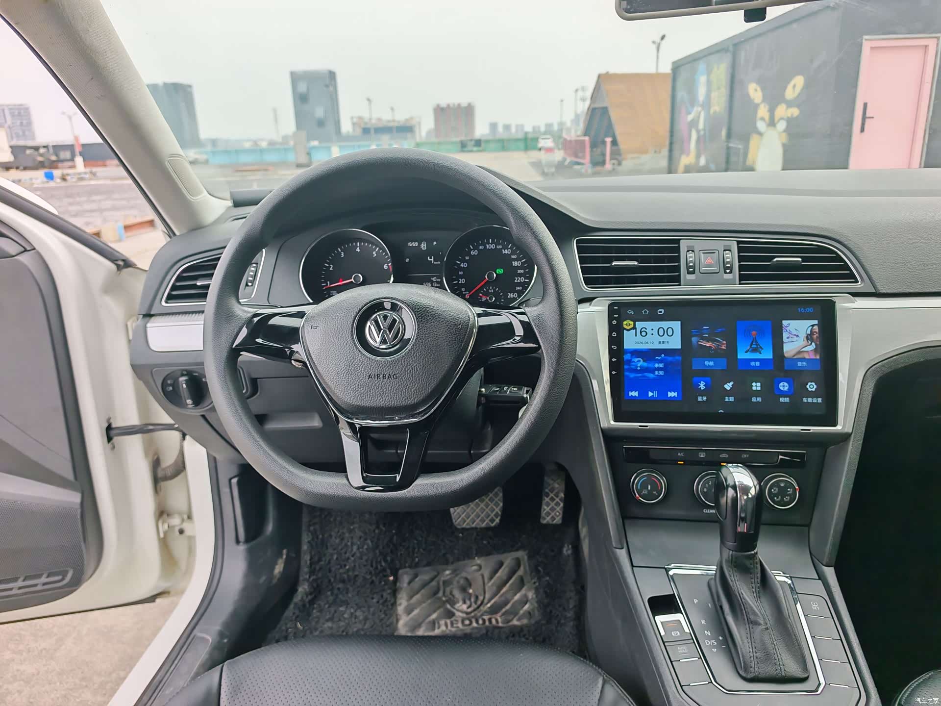 Volkswagen Lamando, 2016 12