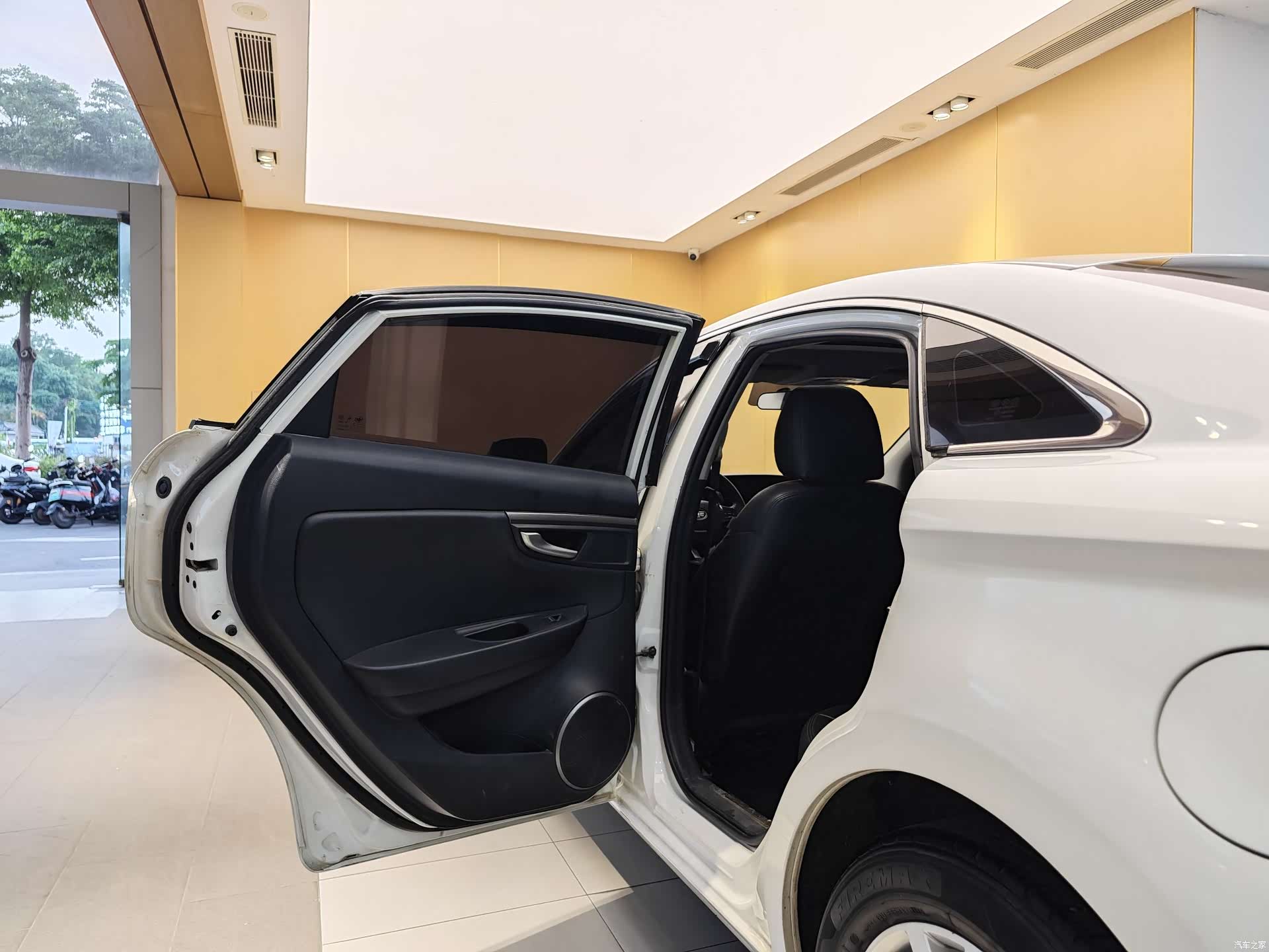 Bestune B50, 2018 20