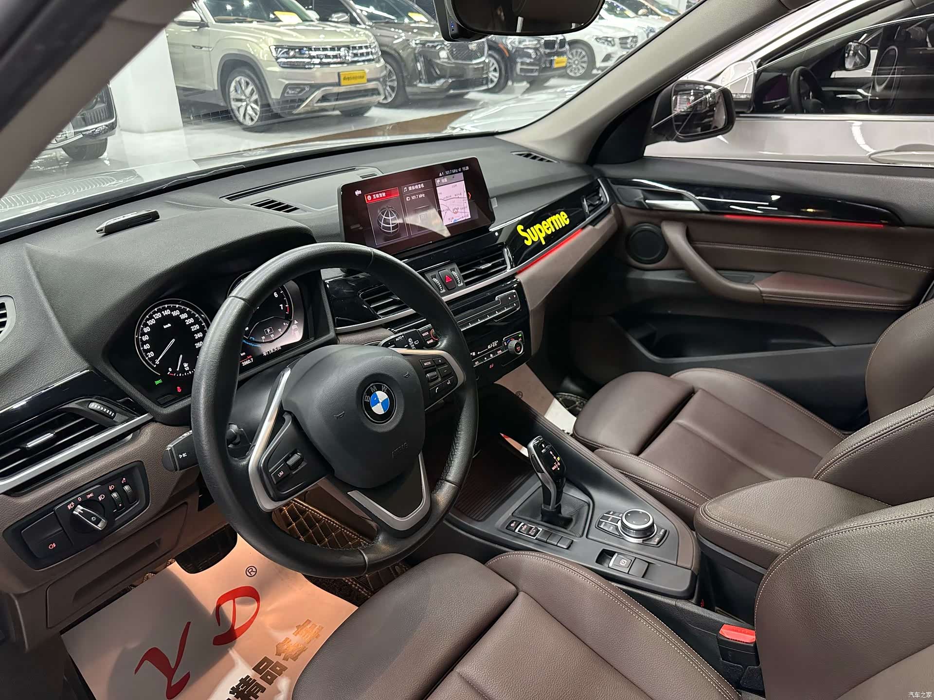 BMW X1, 2020 все фото