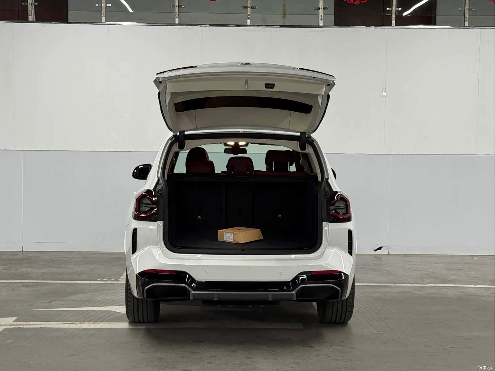 BMW iX3, 2025 16