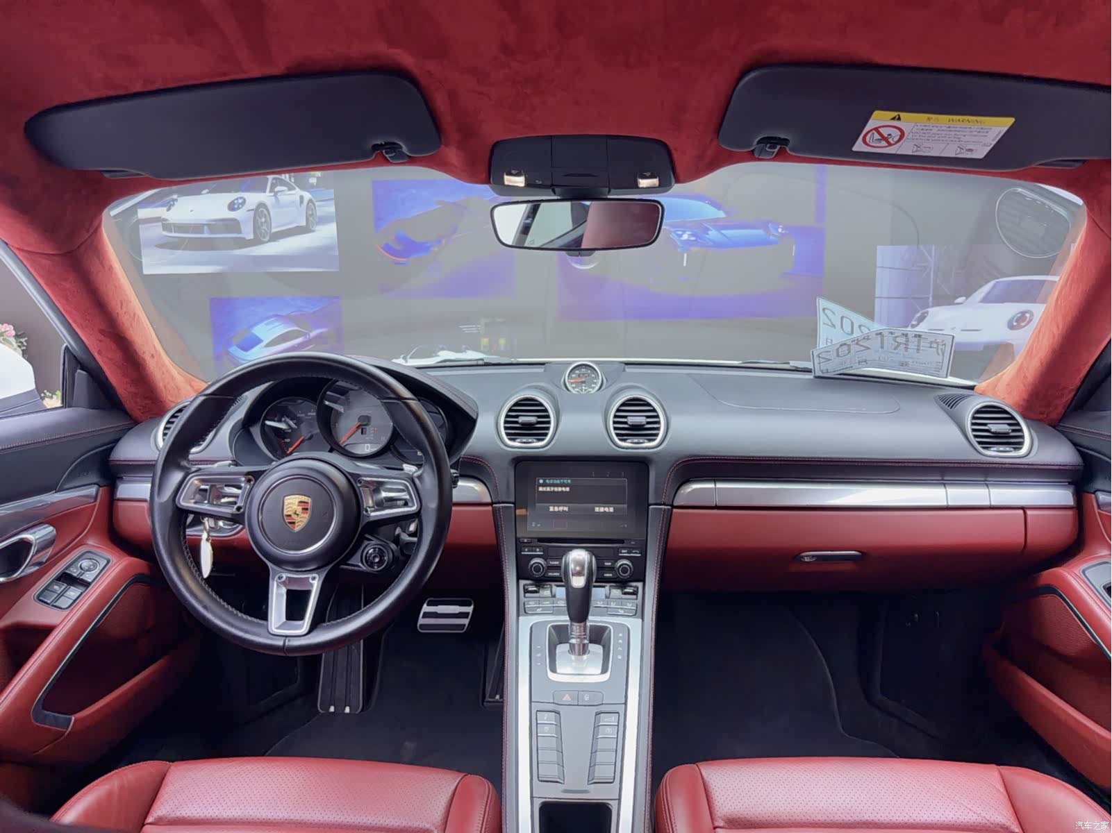 Porsche Cayman, 2018 все фото