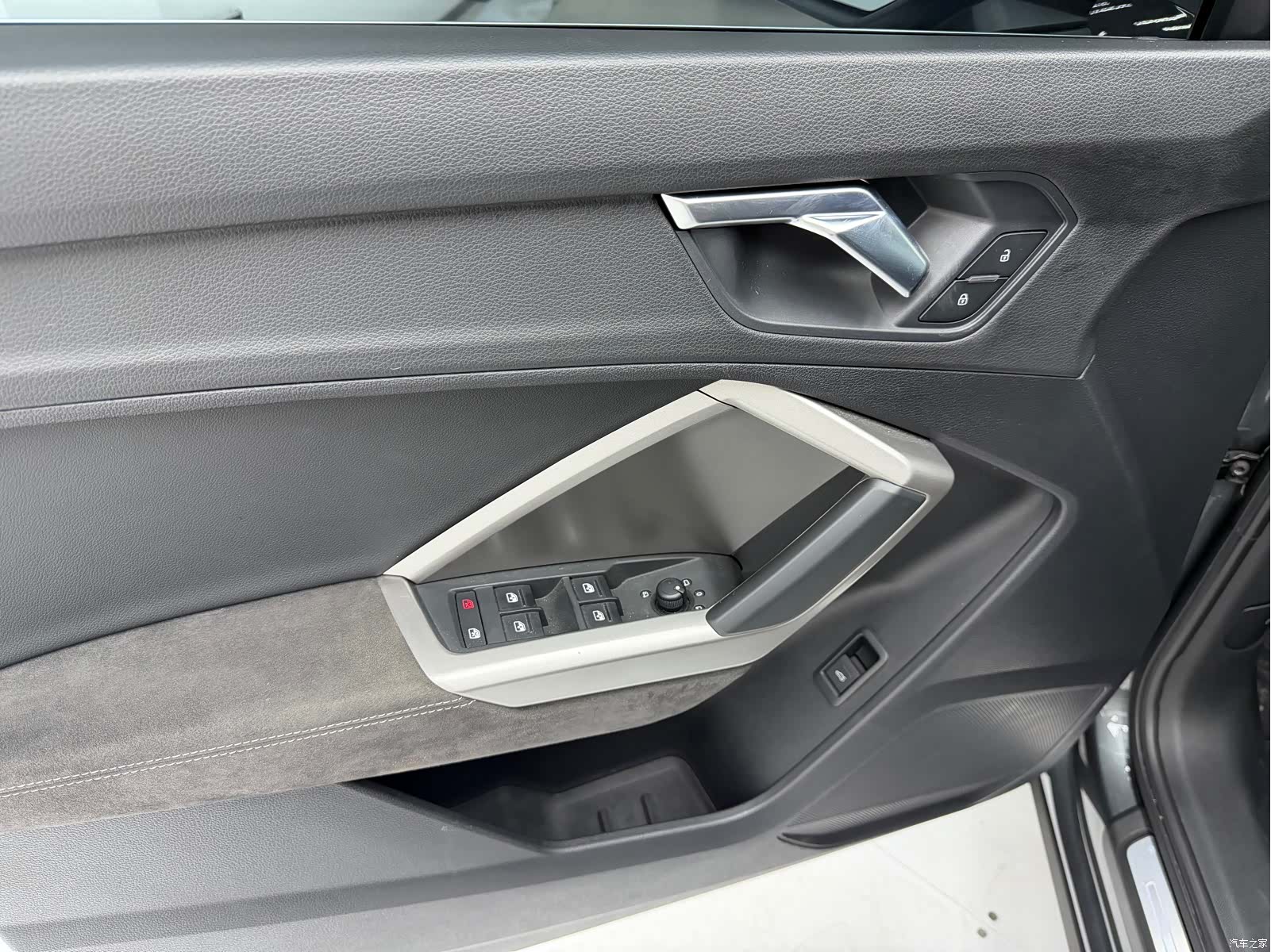 Audi Q3, 2022 11