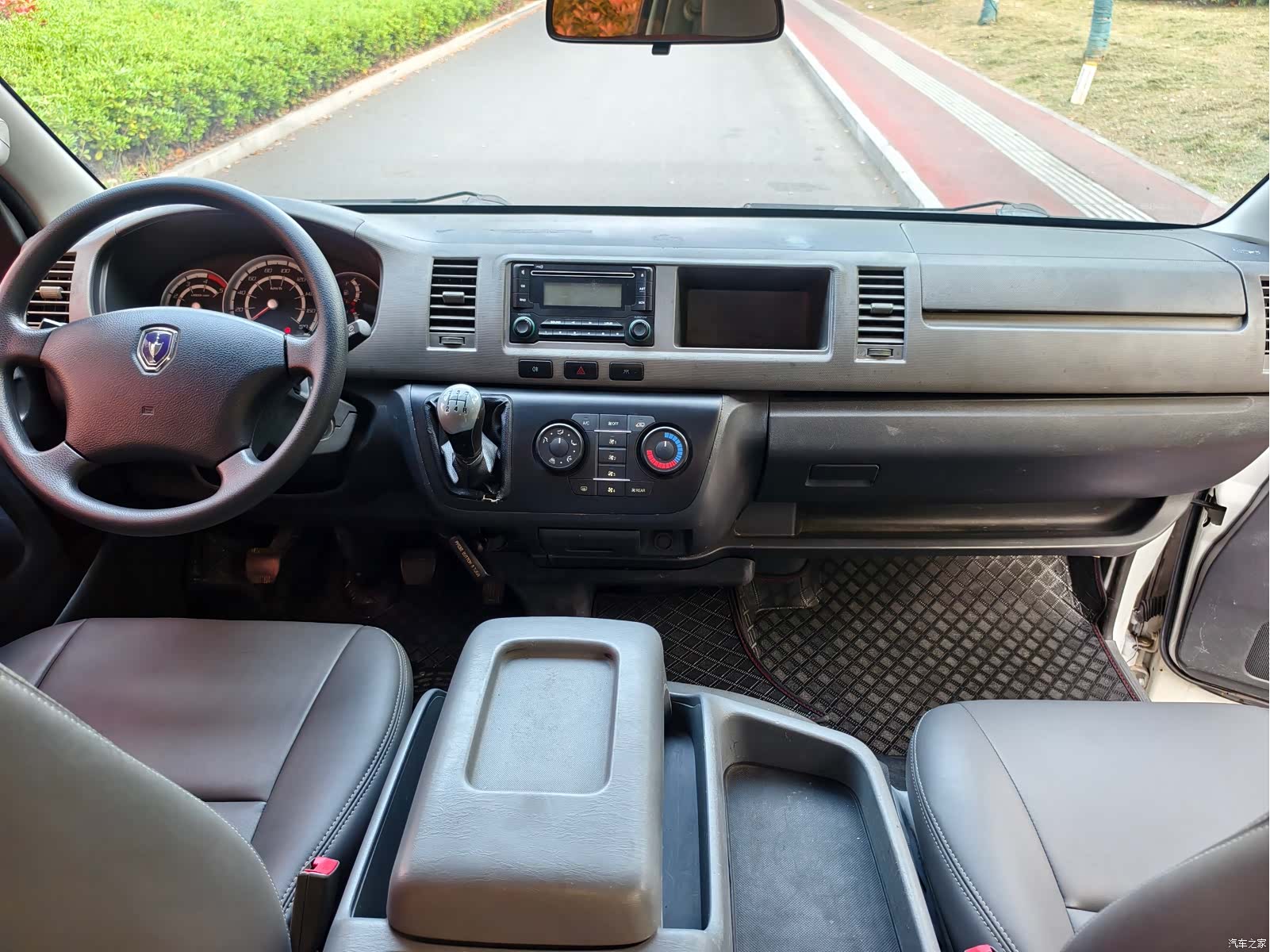 HuaChenLeiNuo HiAce, 2015 4